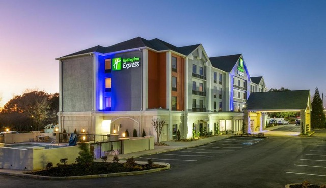 Holiday Inn Express Atlanta West - Theme Park Area by IHG