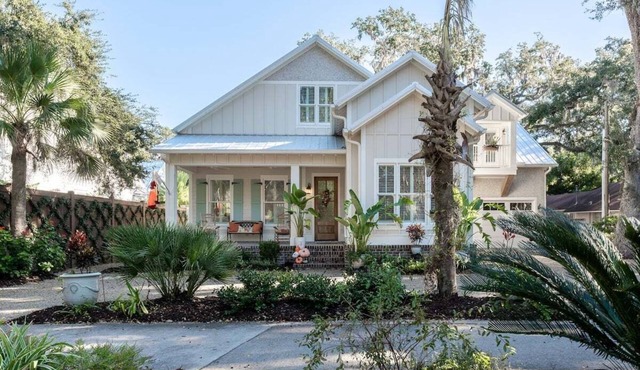 Honey's Haven | Luxury St. Simons Island Vacation Rental with Private Pool Near Pier Village
