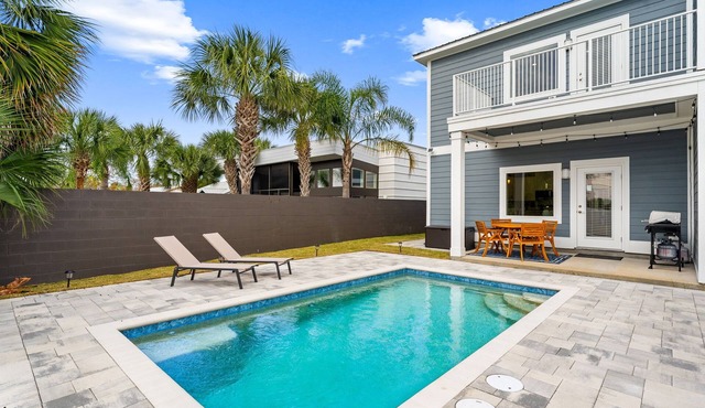 Horizon Dreams B | One Block from Beach, Private Pool, Fenced Yard