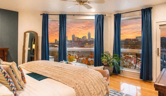 ★HostWise Stays★ Rooftop Deck | Garage | Balcony Views | Upscale!