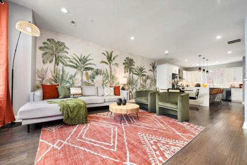 HostWise Stays - The Charlotte - Rooftop patio, Garage Parking, Prime Location, Large 3 Story Home