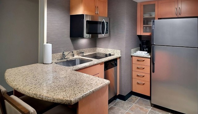 Ideal Mix of Comfort and Value! Free Breakfast, Near Freedom Park