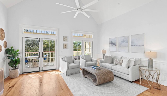 Idle Hour in WaterColor | 2bd + Loft, 2 bikes, Steps to WaterColor Beach Club