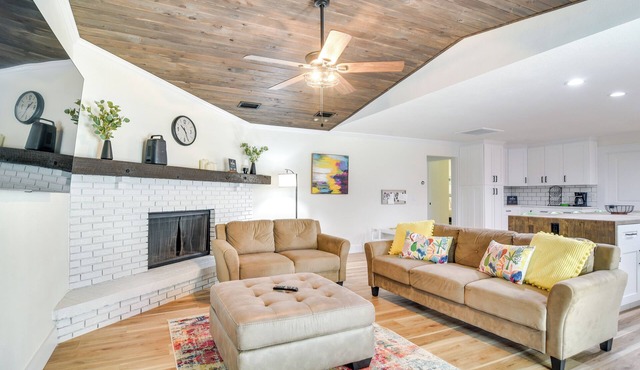 Idyllic Tampa Home w/Private Pool: 11 Mi to Beach