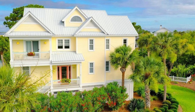 Incredible Water Views and Golf Cart
