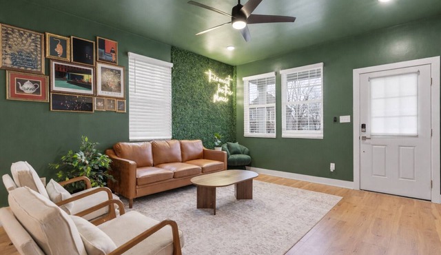 Indy's Modern Muse: Top-rated home, Free Garage Parking and EV charger!