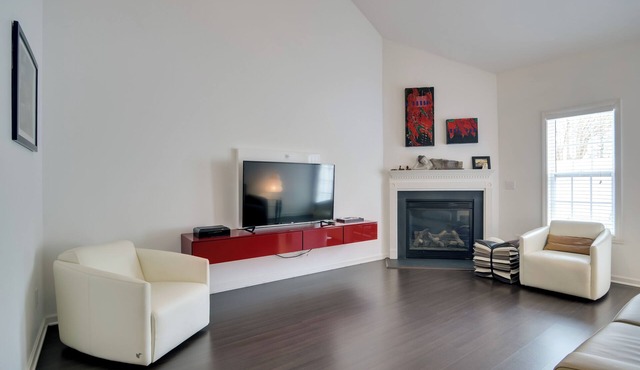 Inviting High Point Townhome with Patio + Privacy!