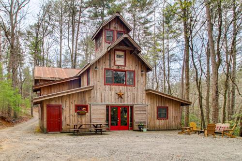 Jasper '7 Timbers' Cabin on 10 Acres w/a Creek!