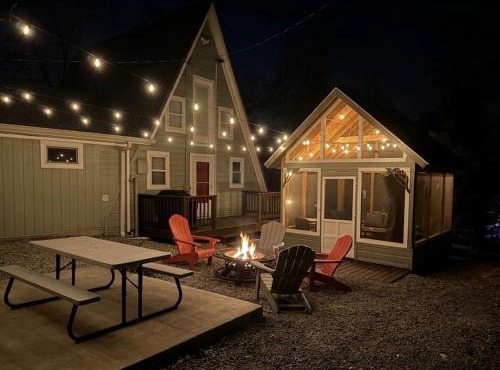 Kentucky Lake Family Cabin! Pet Friendly