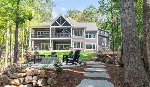 Keowee Cove Retreat on Lake Keowee!