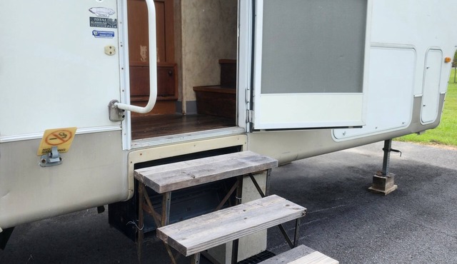 Key-stone RV in beautiful campground. we have many Free-range animals