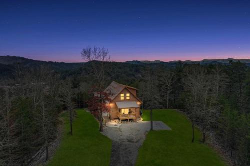 King Bear Cabin - Sensational near Blue Ridge, Turtletown, TN