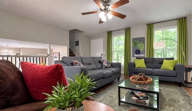 King Bed/2 Living-rooms/Patio/BBQ Grill