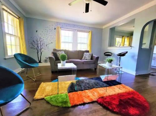 King bed and Queen Sofa bed/room TV Wifi