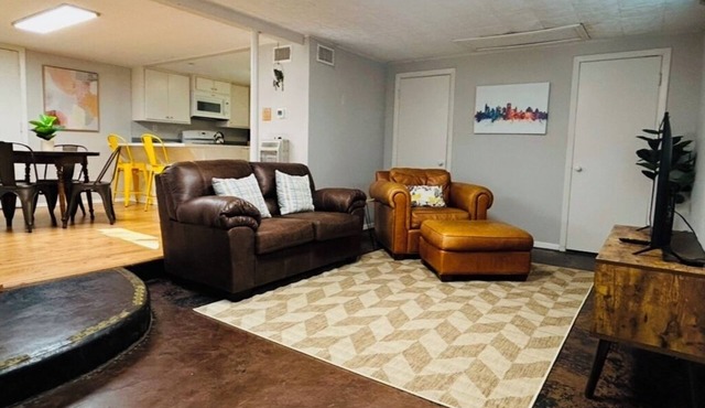 King Bed Home in the Heart of Jackson