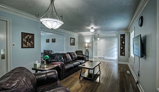 *King* Bed House in the Heart of Jackson