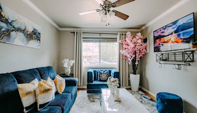 King + Queen 2BR · Sleeps 6 · Walk to SFA