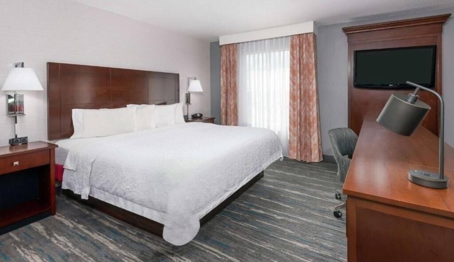 King Studio Suite Near Airport Lakes Park ORL