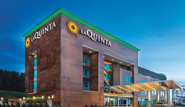 La Quinta Inn & Suites by Wyndham Cleveland near Lee Univ