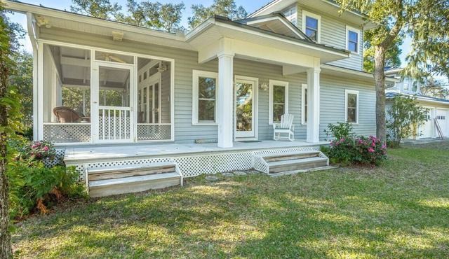 Ladderville Guest House on "old" St. Teresa Beach