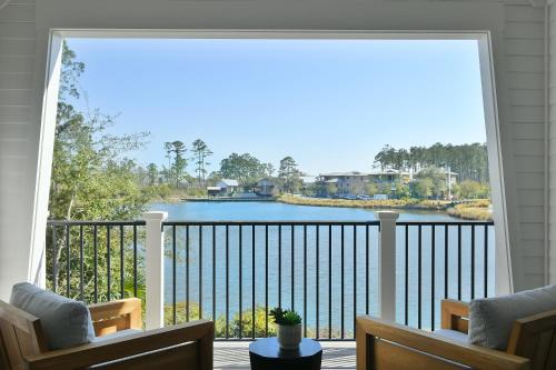 Lagoon View 5 Bedroom Moreland Village Home 5573