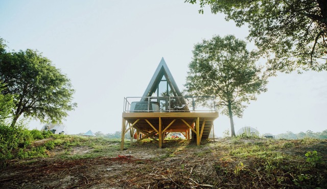 Lake Front Modern A-Frame Cabin: Hot Tub, TV, & Lake Views