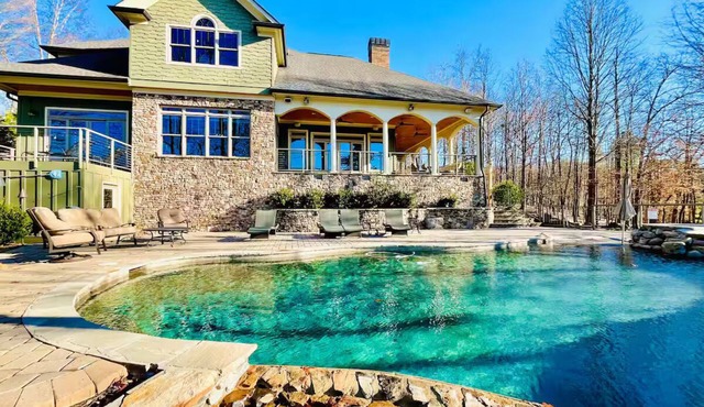 Lake Lanier Paradise ~ Pool ~ Jacuzzi ~ Boat slip