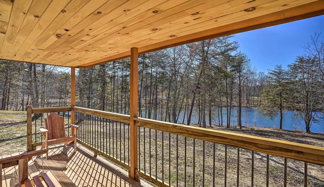 Lakefront Cabin w/Deck, Fire Pit in Trenton!