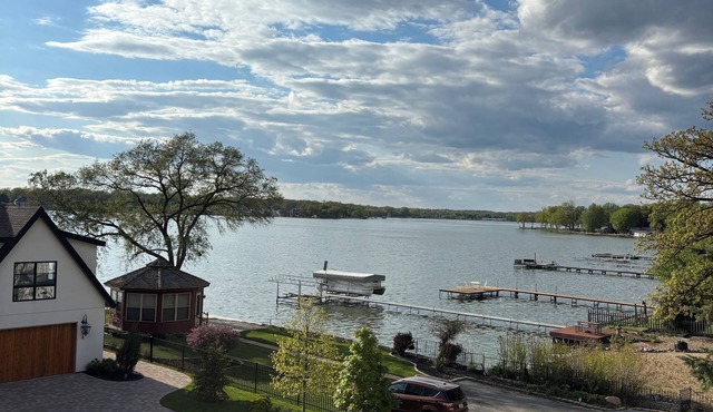 Lakefront Cedar Lake Home, Fire Pit and Sunset Views