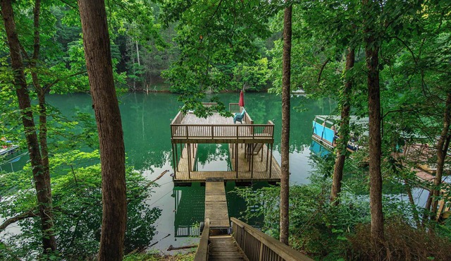 Lakefront Home w/Private Dock, Hot Tub & Sleeps 22