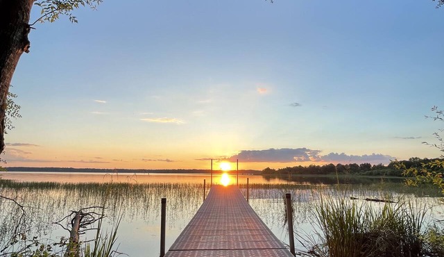 Lakefront log cabin over looking Walter George Reservoir, aka Lake Eufaula, Al
