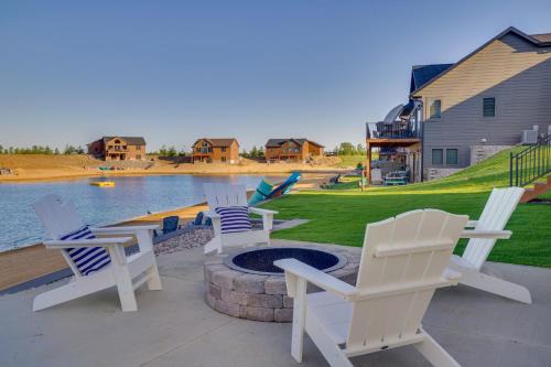 Lakefront Luxury - 1 MI to Buckhorn Boat Landing