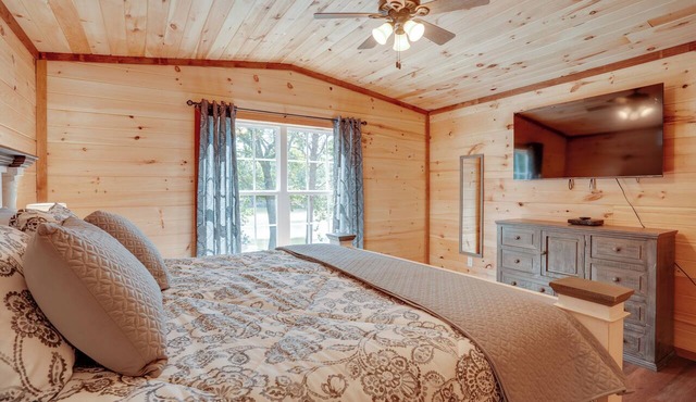 Lakeside Cabin w/Kayaks: Near Cloudland Canyon!