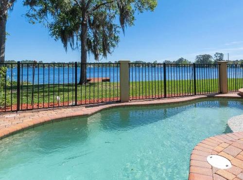 Lakeside Retreat with pool, dock & game room