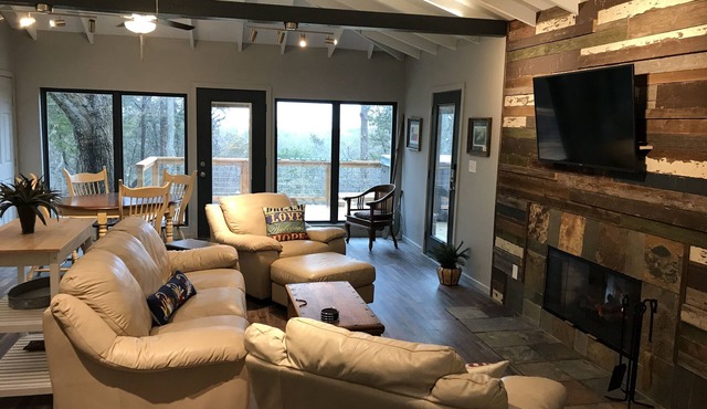 Lakeview @ Firefly Hideaway Lake Texoma Hot Tub King Bed FirePit Boat Parking