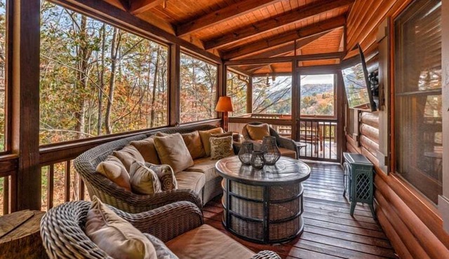 Lakeview Lodge- Pet Friendly | Mtn and Lake Views | Pool Table