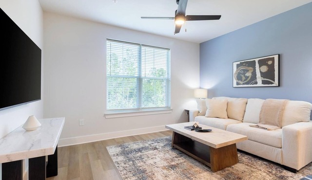 Landing | Amazing 1BD, Pool, Game Room