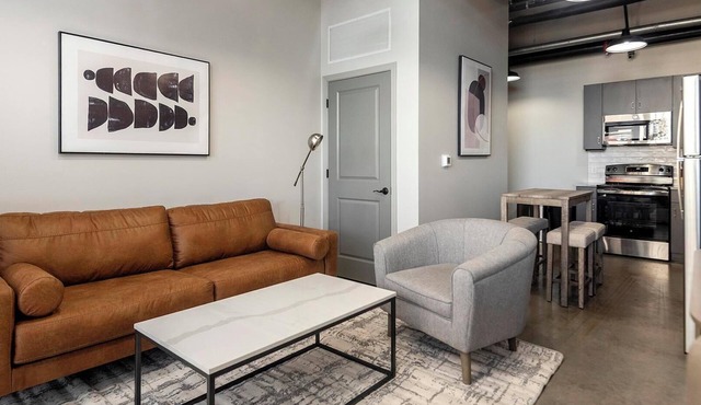 Landing | Amazing 2BD in Uptown