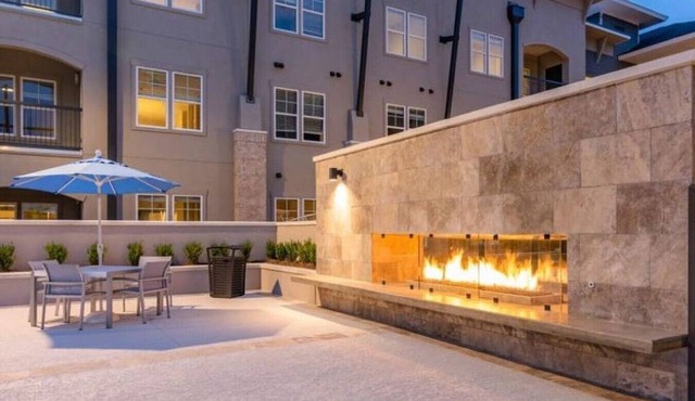 Landing at Park Rowe Village at Perkins Rowe - 2 Bedrooms in Oak Hills Place