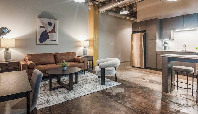 Landing | Beautiful 1BD in Uptown