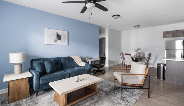 Landing | Beautiful 2BD, Pool, Clubhouse
