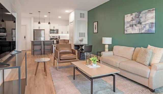 Landing | Chic 1BD, Courtyard, Gym
