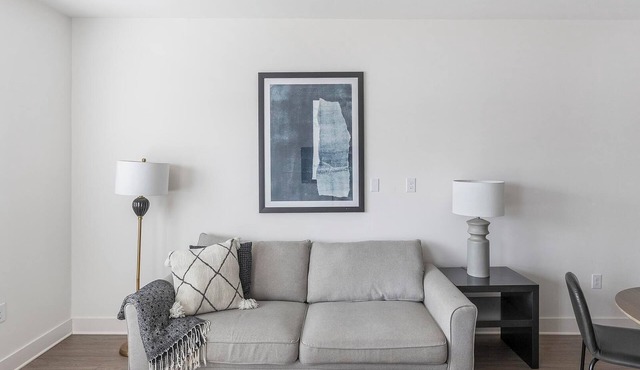 Landing | Chic 1BD, Gym, Pool