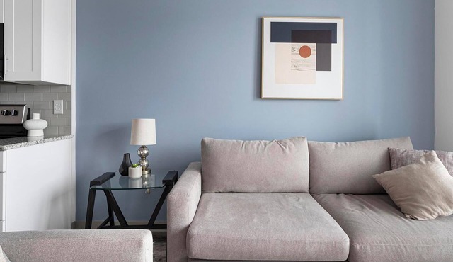 Landing | Chic 1BD, Pool, Gym