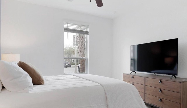 Landing | Modern 1BD, Clubhouse, Gym