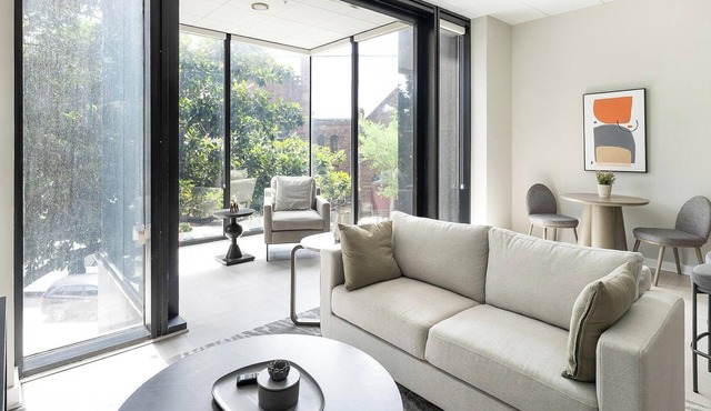 Landing | Modern 1BD in Fountain Heights