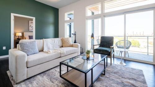 Landing Modern Apartment with Amazing Amenities (ID6766X37)