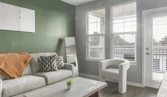Landing | Modern 2BD, Gym