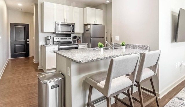 Landing | Spectacular 1BD, Clubhouse, Pool