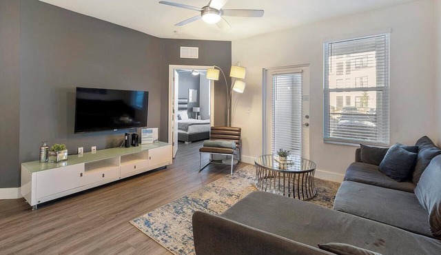 Landing | Spectacular 2BD, Pool, Gym